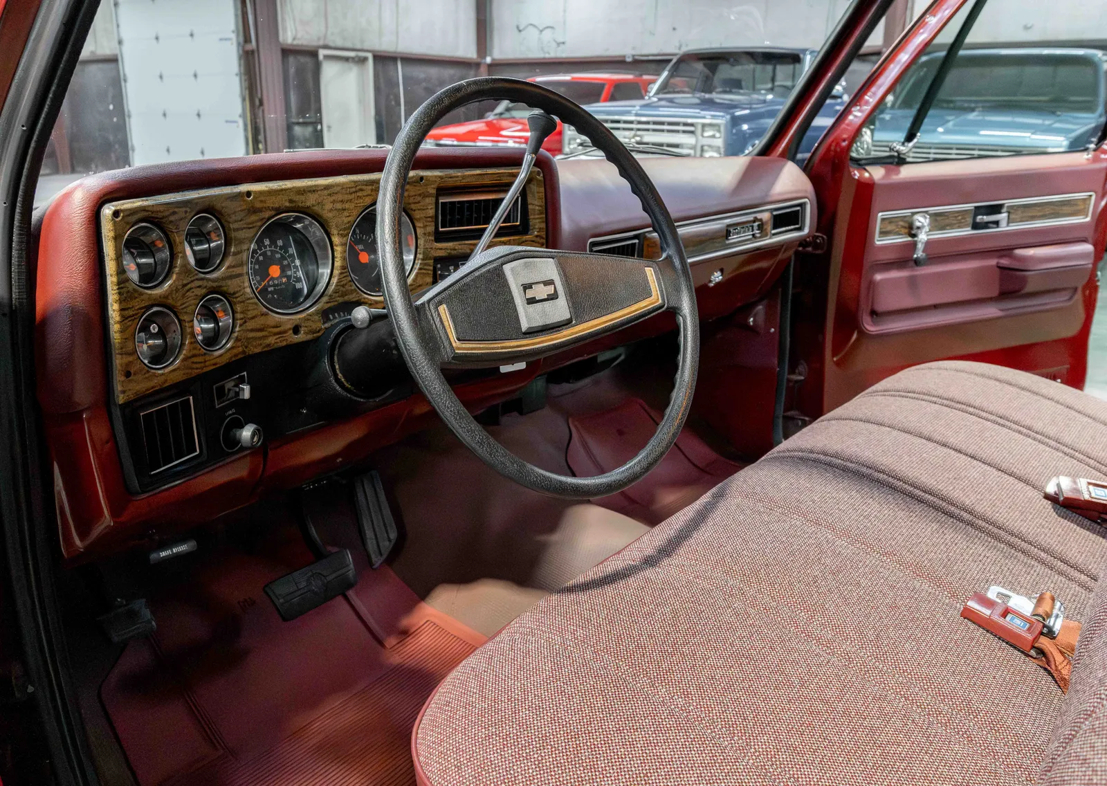 13_1976-Chevrolet-C10-Rosedale Red-212965-46.jpg